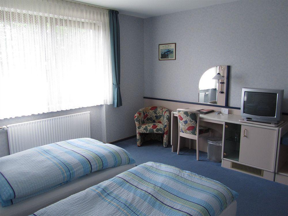 Hotel Zur Burg Nuerburg Kültér fotó
