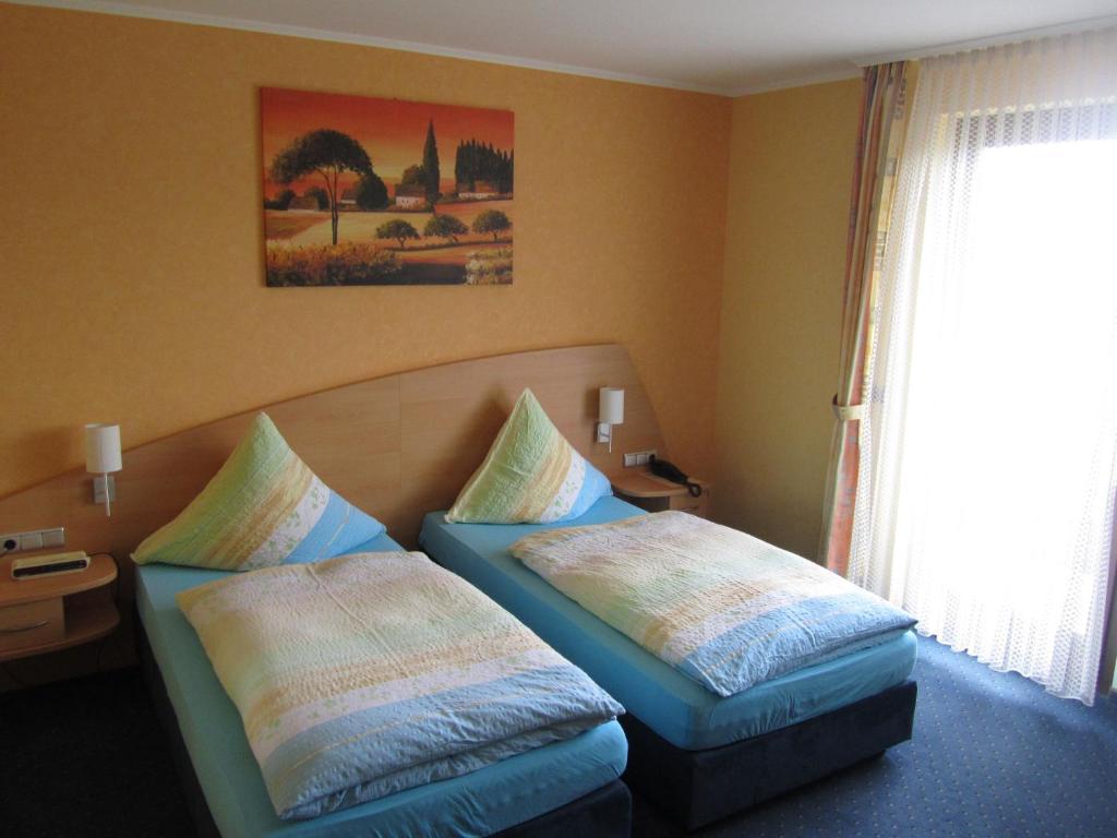 Hotel Zur Burg Nuerburg Szoba fotó