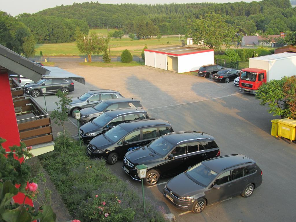 Hotel Zur Burg Nuerburg Kültér fotó
