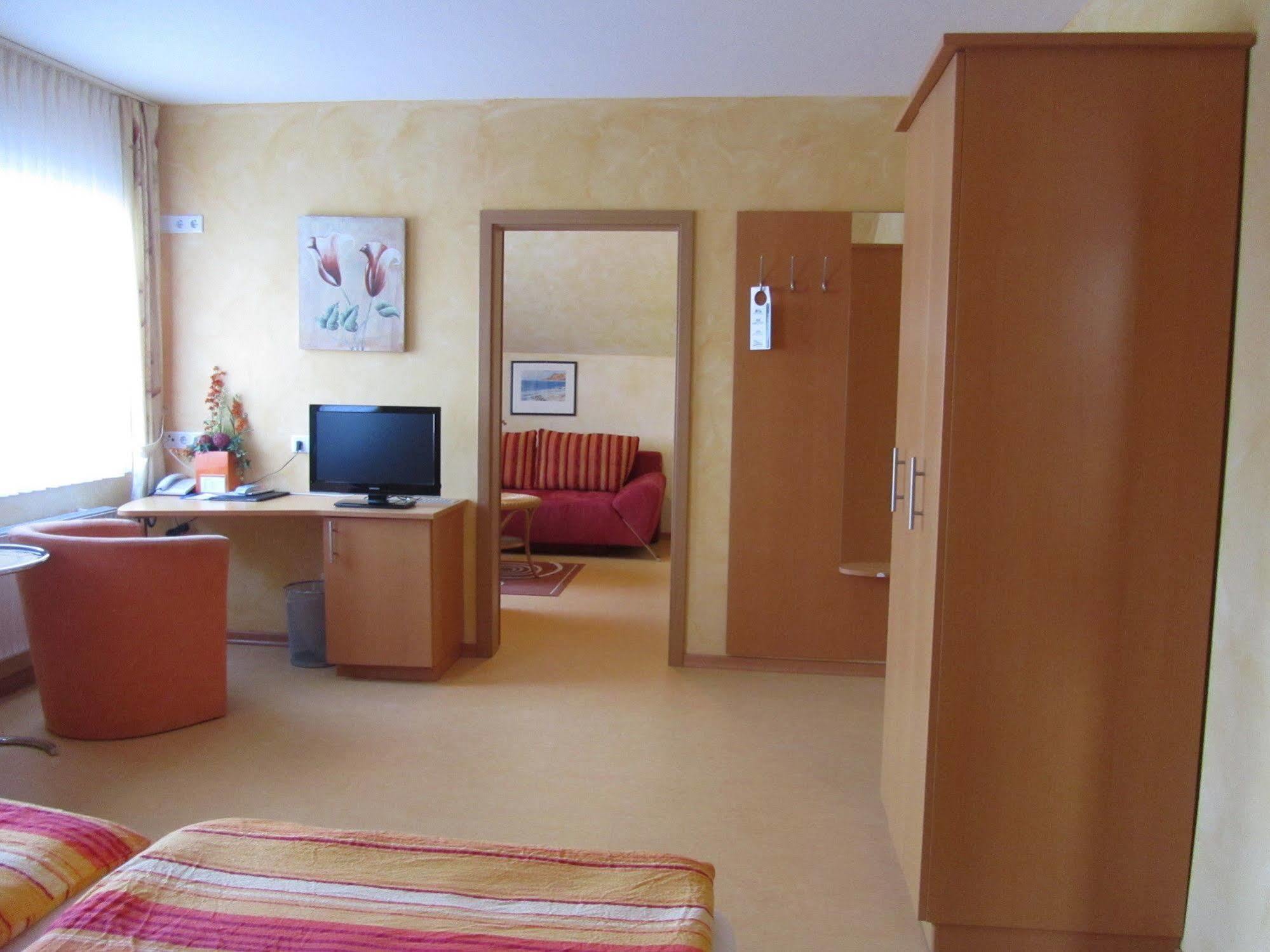 Hotel Zur Burg Nuerburg Kültér fotó