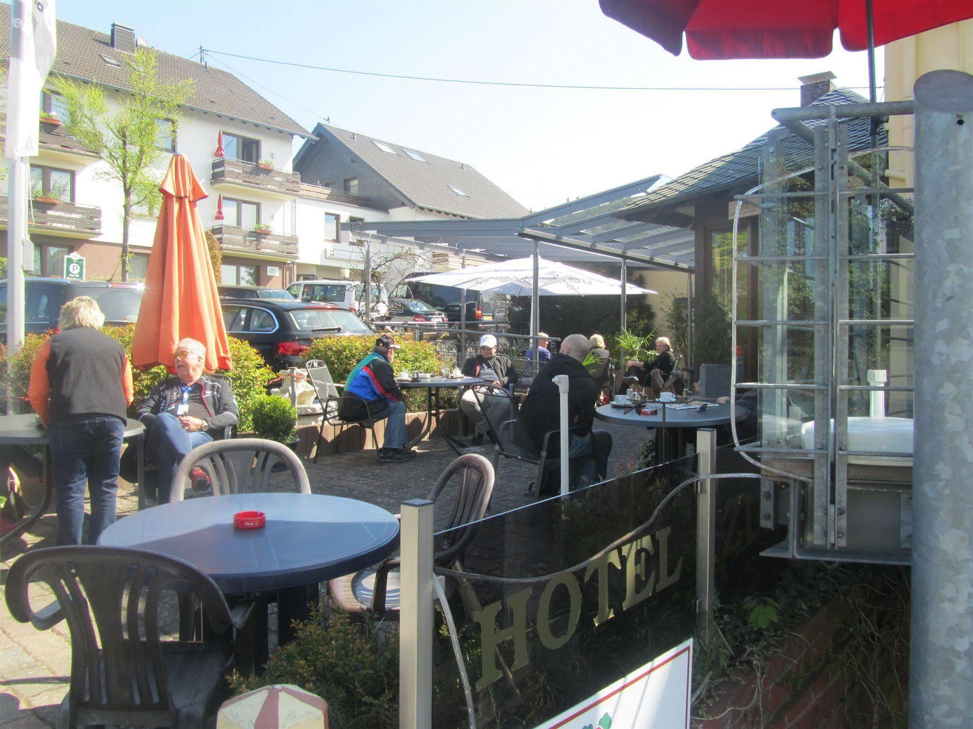 Hotel Zur Burg Nuerburg Kültér fotó