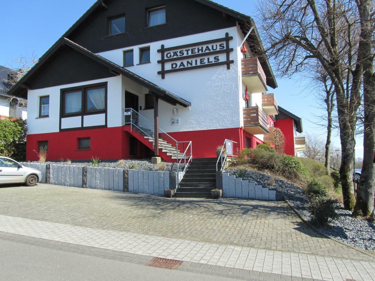 Hotel Zur Burg Nuerburg Kültér fotó